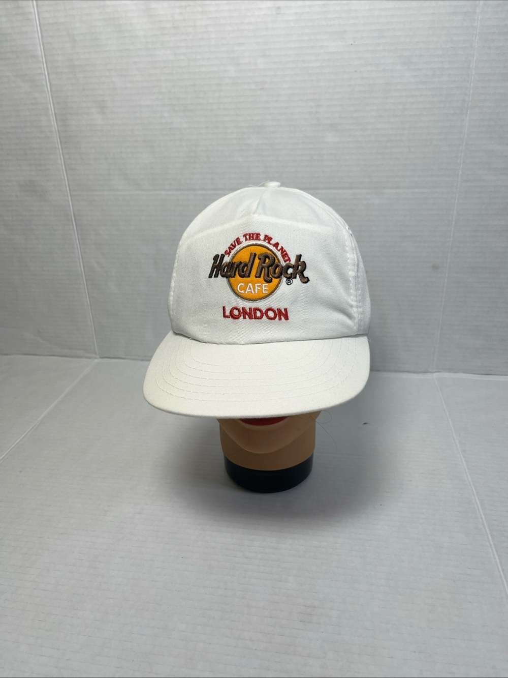VTG Hard Rock Cafe London Hat Souvenir Strapback Cap Trucker White Restaurant